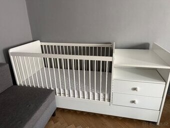 Kombinovaná dětská postýlka s prěbalovacím pultem