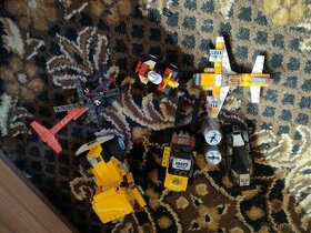 Lego dům, letadlo, auta