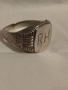 Stříbrný prsten, první republika.