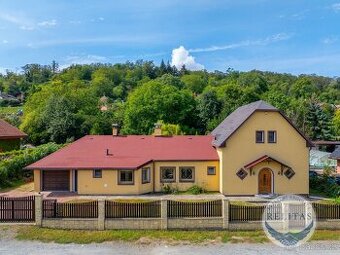 Prodej rodinného domu 207 m², pozemky 1 059 m²