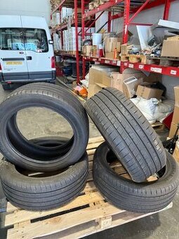 Pneu GoodYear Eagle F1 245/45 R18