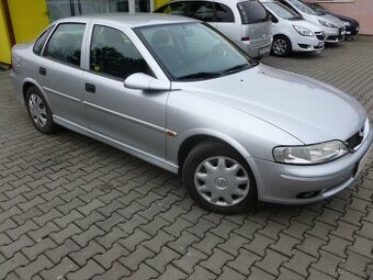 Opel Vectra 1.8 16V 1.majitel NOVÉ V CZ