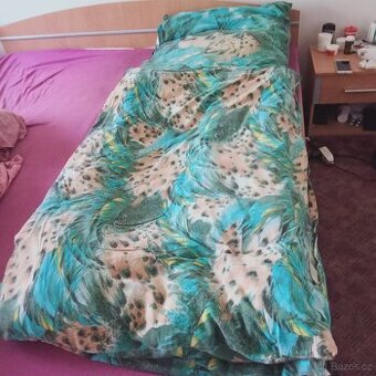 Prodám dvě deky a polštáře plus povlečení