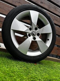 Alu kola 5x112 r17 s letnim pneu (denom) - 1