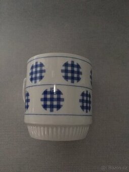 Retro hrnek s vroubky - modrá záplata