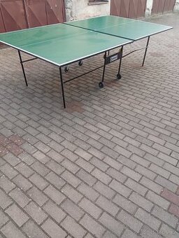 Pingpongový stůl