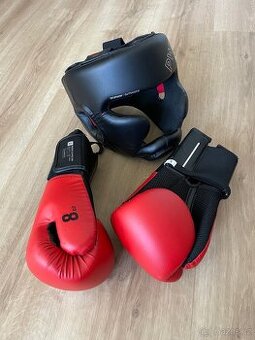Box rukavice a přilba Decathlon nepoužité - 1