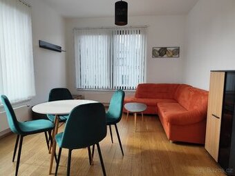 Pronájem kompletně vybavené 2+kk v poblíž metra Želivského
