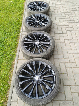Alu kola + pneu 235/40 R19