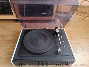 Gramofon Tesla NZC 421