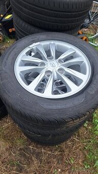 Alu kola Hyundai 5x114,3 včetně pneu 195/65 R15