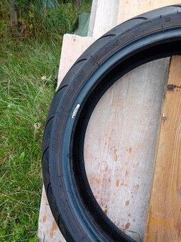 Přední pneu Michelin 120/70 ZR 17 - 1