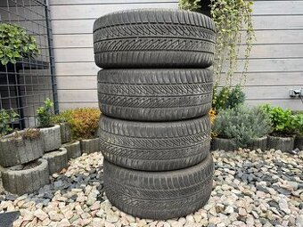 285/45 R20