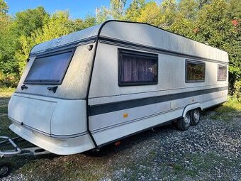 Obytný karavan přívěs Hobby dr luxe