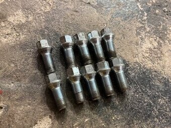 VAG šrouby kol – 10 ks pro 0,5 cm podložku