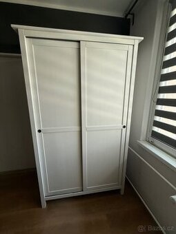 Šatní skříň Hemnes