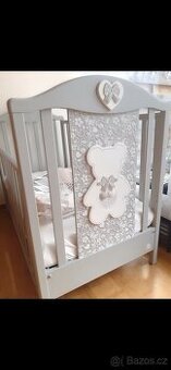 Postýlka z masivního dřeva Italbaby Fiocco