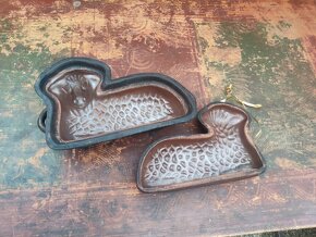 Historický kameninový beránek