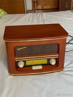 Retro radiopřijímač s CD Roadstar HRA-1500MP