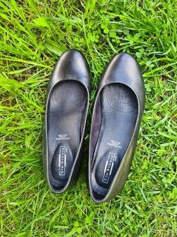 Prodám dámské boty vel. 36, zn. 5 TH Avenue