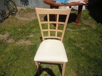 Dřevěné čalouněné židle