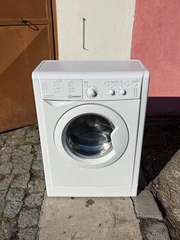 Pracka Indesit