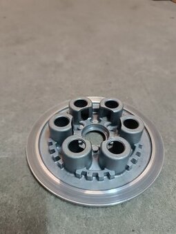 Přítlačný koš Suzuki drz 400