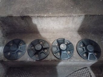 Prodám středové pokličky škoda 120 130 Rapid