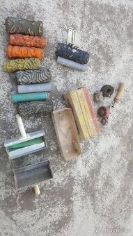 Staré malířské válečky, linkovací a malířský strojek