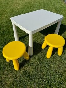 Set Ikea Mamut stolek, dve zidlicky - 1