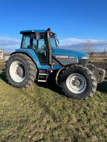 Traktor Ford 8770