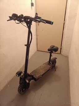 Elektrická koloběžka 2000W 20Ah, dva motory