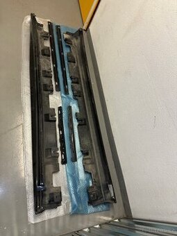 Mercedes w167 boční prahy pravý + levý A1676902004 /2304