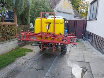 Nesený postřikovač 12 m