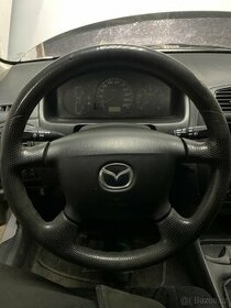 Volant Mazda 323