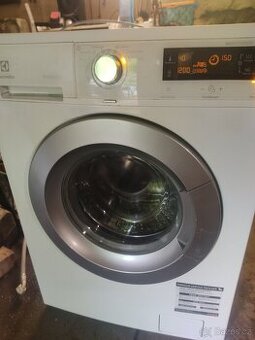 parní automatická pračka Electrolux 8kg,0-1600 ot/min A+++