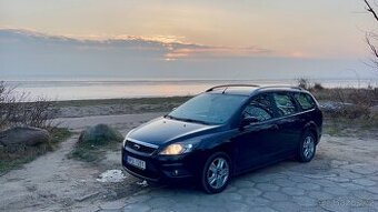 Ford Focus 1.6i 74kw Kombi 2010
