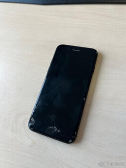 3) iPhone, model SE 2, barva Black, 64 GB - 1