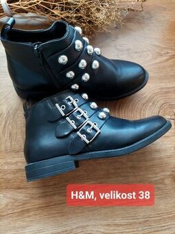 Černé kotníkové boty se cvočky H&M vel. 38