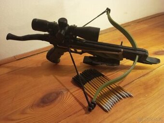 Kuše Aligator + Kušohled 4×32 + 12 šipek - 1