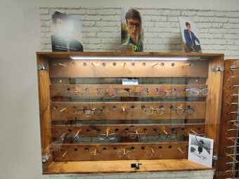 Vitríny a stojany do oční optiky
