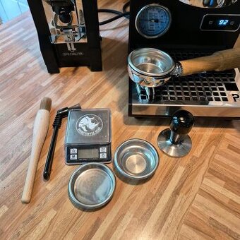 Portafilter Profitec Go Black s dřevěnou rukojetí