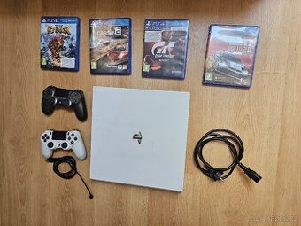 Playstation 4 Pro 1TB, 2 ovladače + 41 her