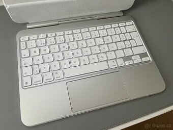 Magic Keyboard pro iPad Pro 11" (M4) - CZ - bílá - TOP stav