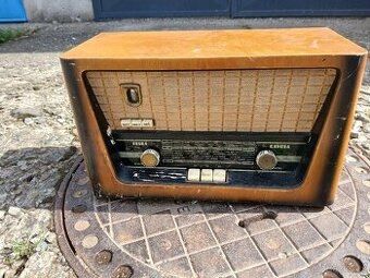 starsi drevene radio tesla 424 A Gavota
