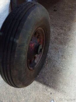 Přívěsný vozík kára