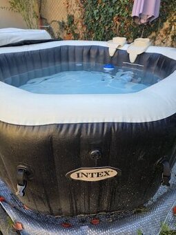 Prodám nafukovací vířivku