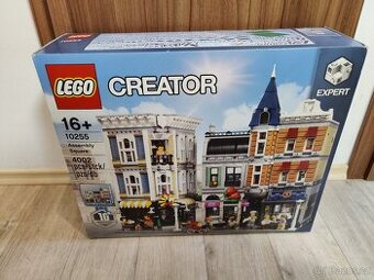 LEGO® Creator Expert 10255 Shromáždění na náměstí