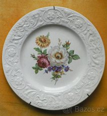 Talíře, smalt. zl. sklo, 6 krajkových šálků, maska, karafa