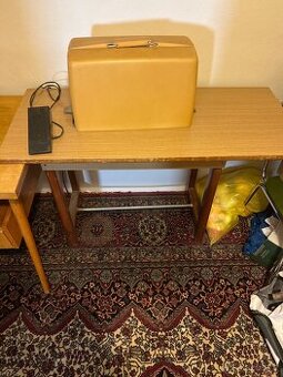 Elektrický šicí stroj